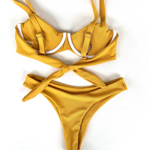 Bikini set - Picture 2 of 3